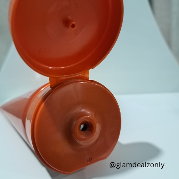 ✨NEW Dr Dennis Gross Vitamin C Creamy Cleansing Oil✨ - Picture 3 of 3